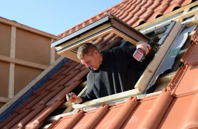 Pose de fenêtres de toit Velux à Waldhouse